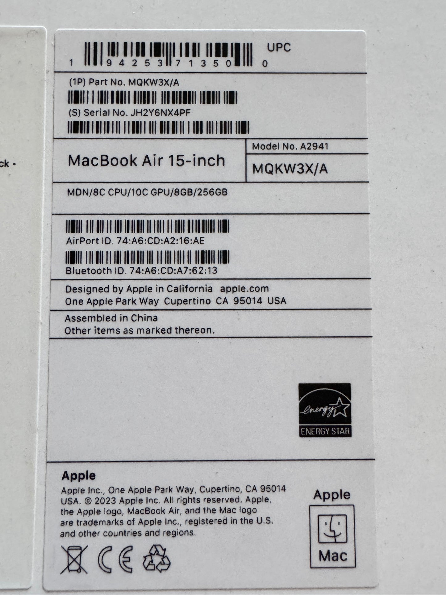 MacBook Air M2 2023 8GB / 256GB