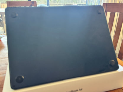 MacBook Air M2 2023 8GB / 256GB